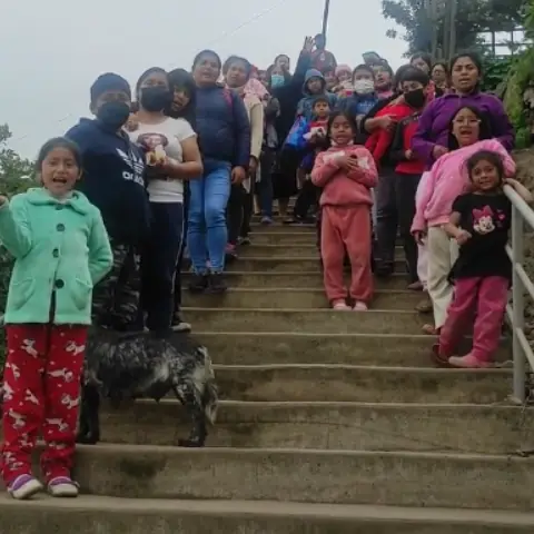 Donación de víveres y panetones a Olla Común Pueblo Unido del Mirador