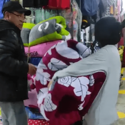 Donación de útiles escolares y víveres – AAHH La Unión Tablada de Lurín VMT